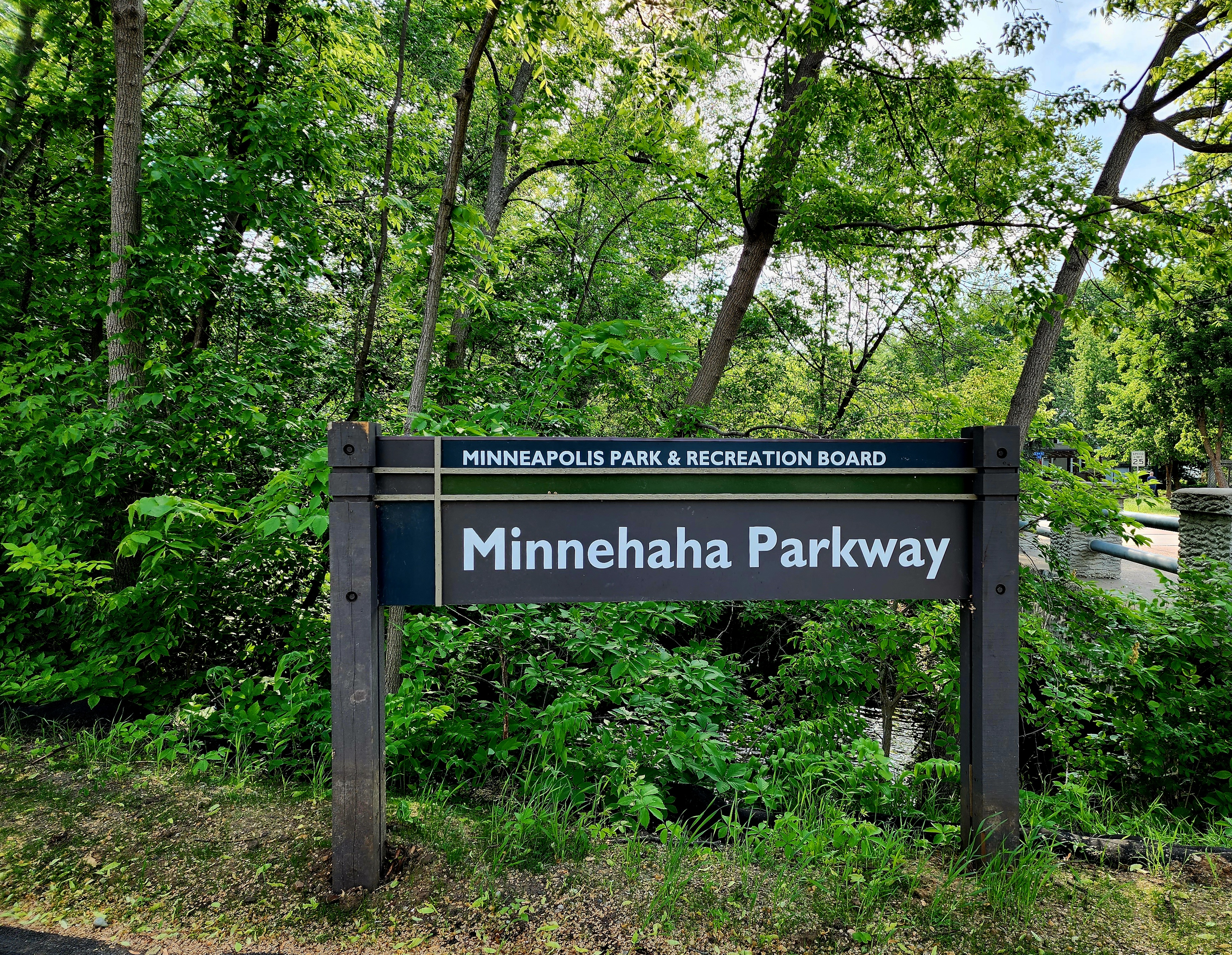 Minnehaha Parkway (part 2)-Minneapolis-Minnesota – Neaton Adventures